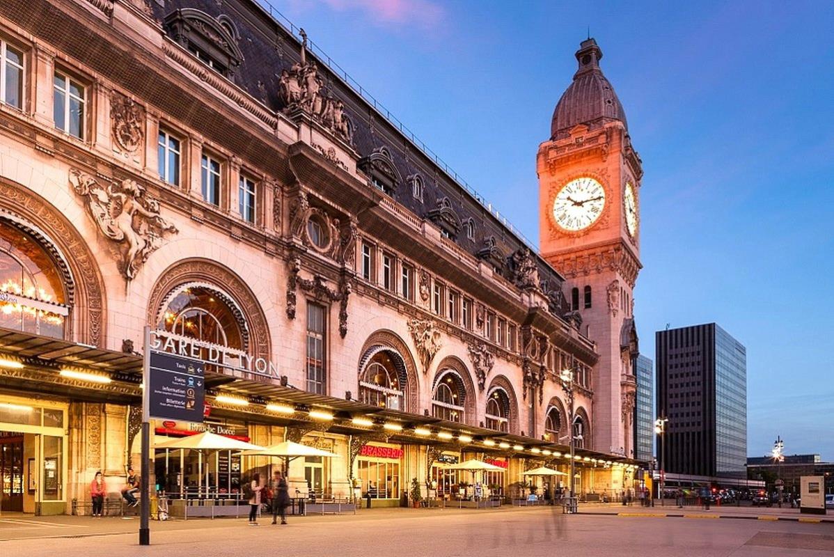 Paris Gare de Lyon - Operation parvis - Vacances de noel et hiver - Foodtrucks Triporteurs